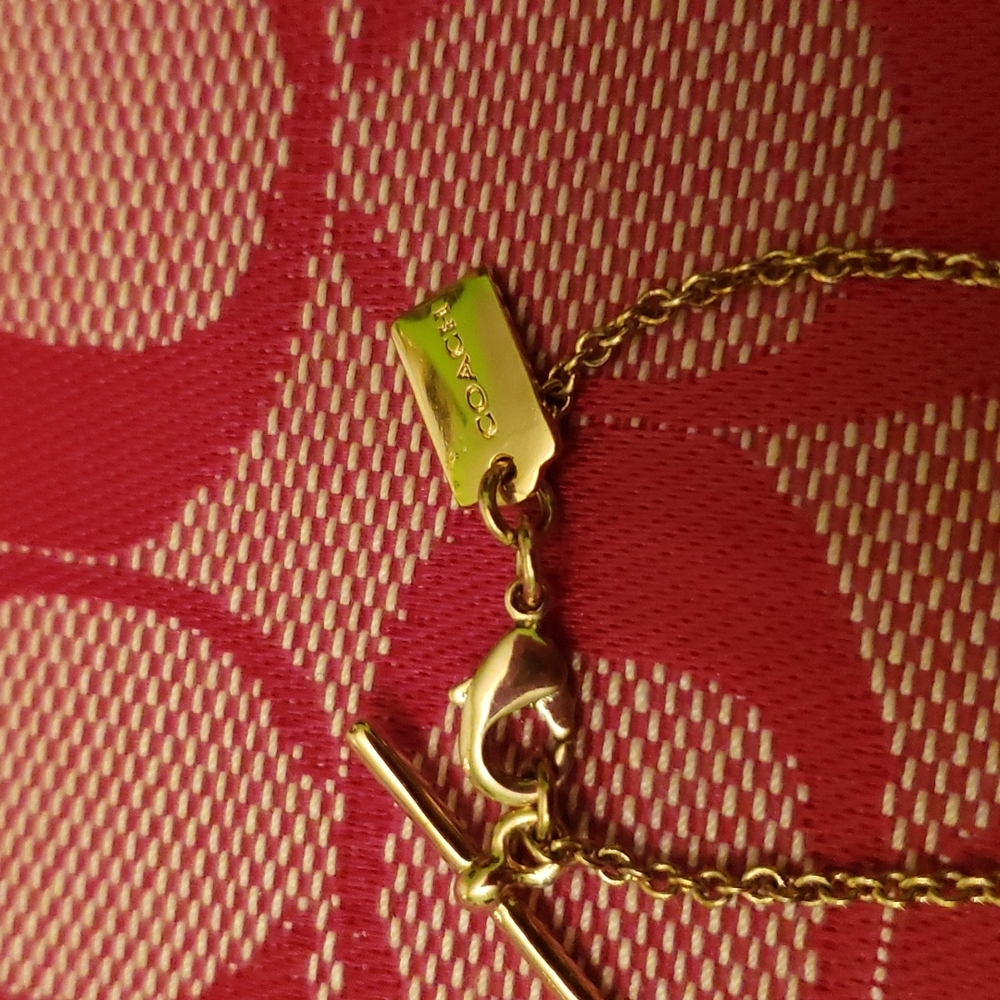 Bracelets - Picture 2 of 6